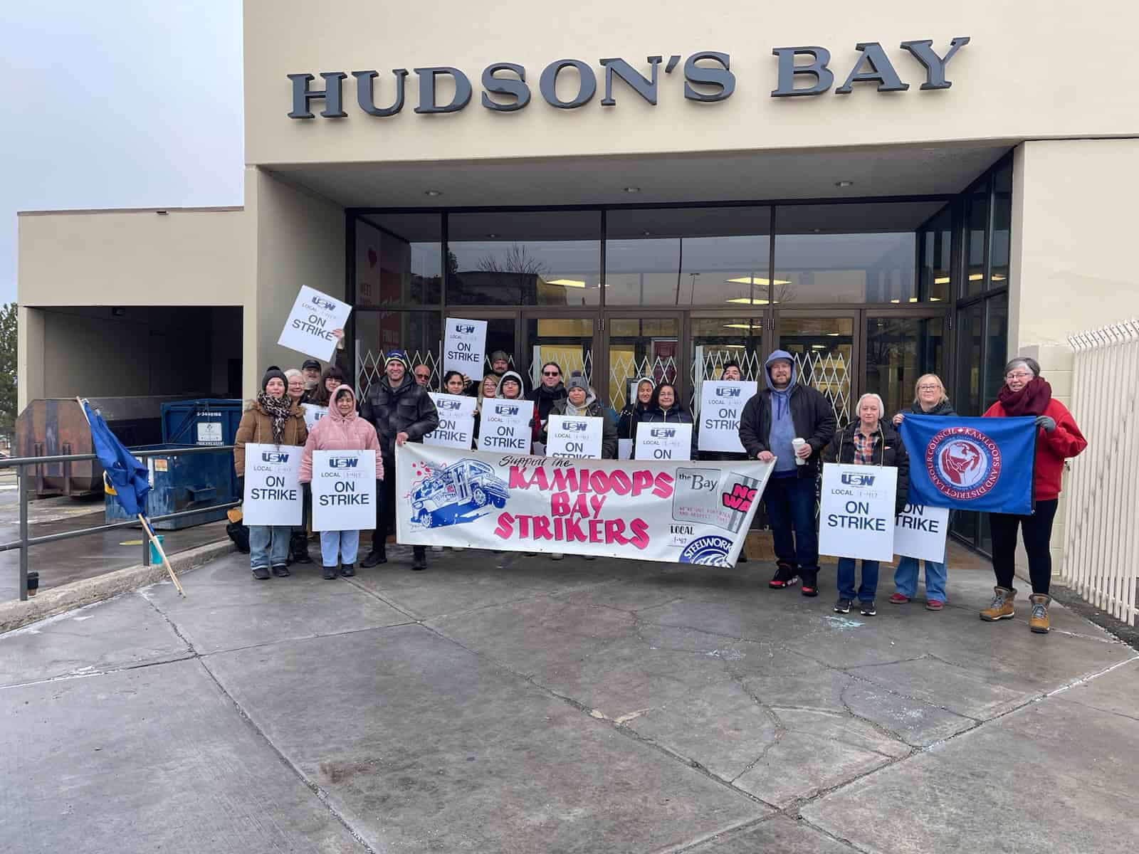 Hudson's Bay workers in Kamloops take strike action - USW Canada