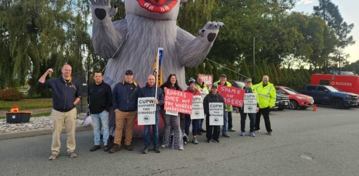 Featured image for Rogers technicians’ strike for equal pay enters fifth month in Abbotsford, negotiations to resume Oct. 27
